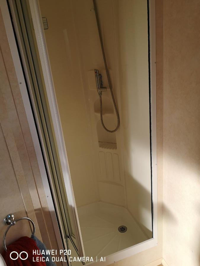 Lovely 2-Bed Caravan In Walton On The Naze Zewnętrze zdjęcie