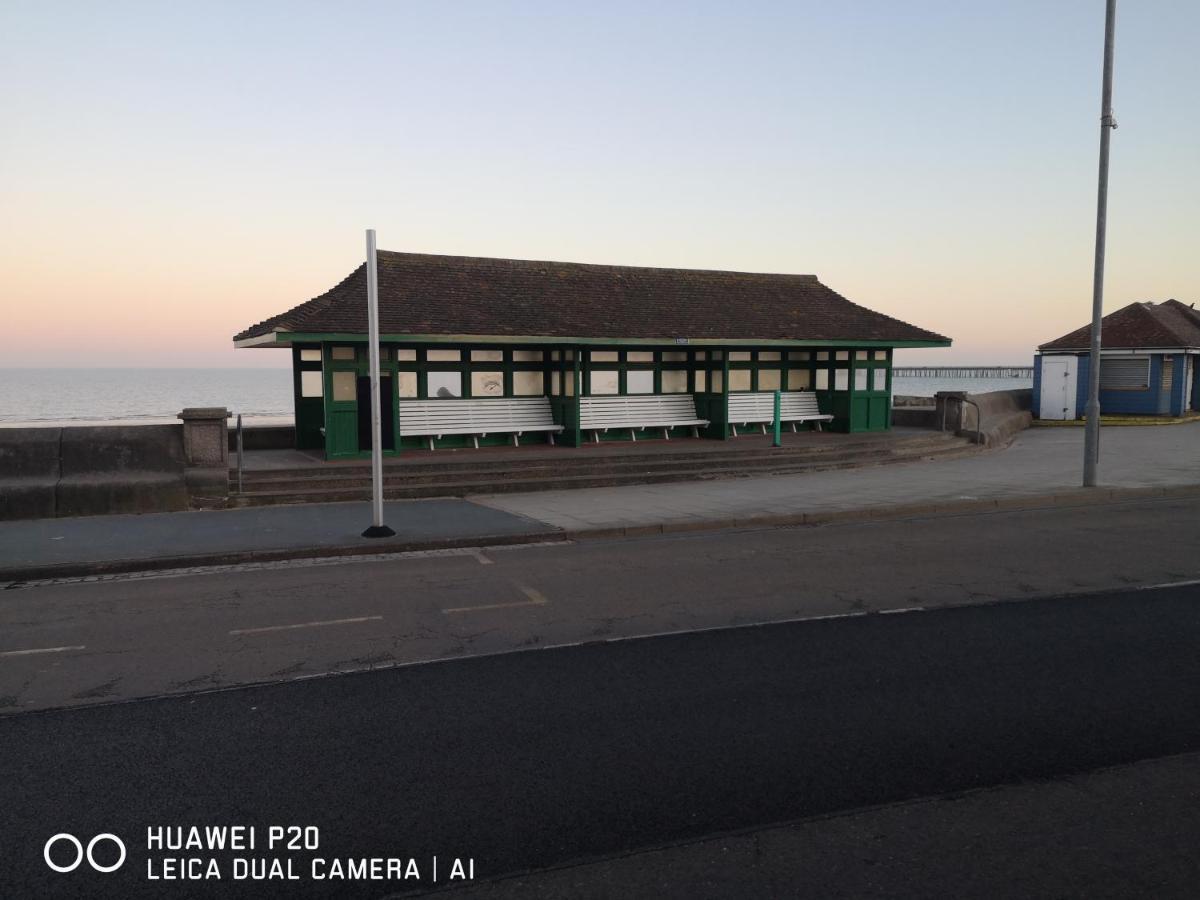 Lovely 2-Bed Caravan In Walton On The Naze Zewnętrze zdjęcie