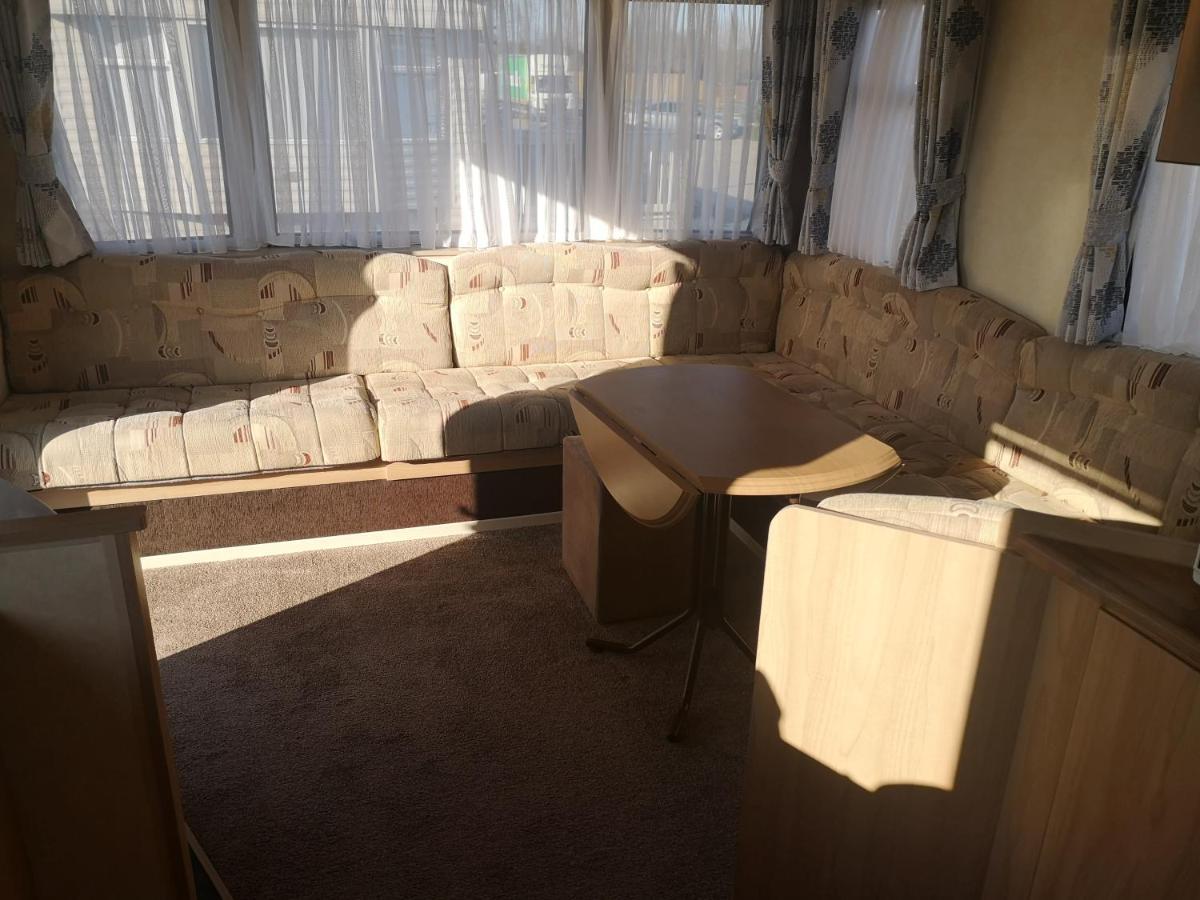 Lovely 2-Bed Caravan In Walton On The Naze Zewnętrze zdjęcie